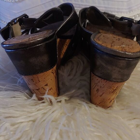 Guess wedge platform sandals - Picture 3 of 4